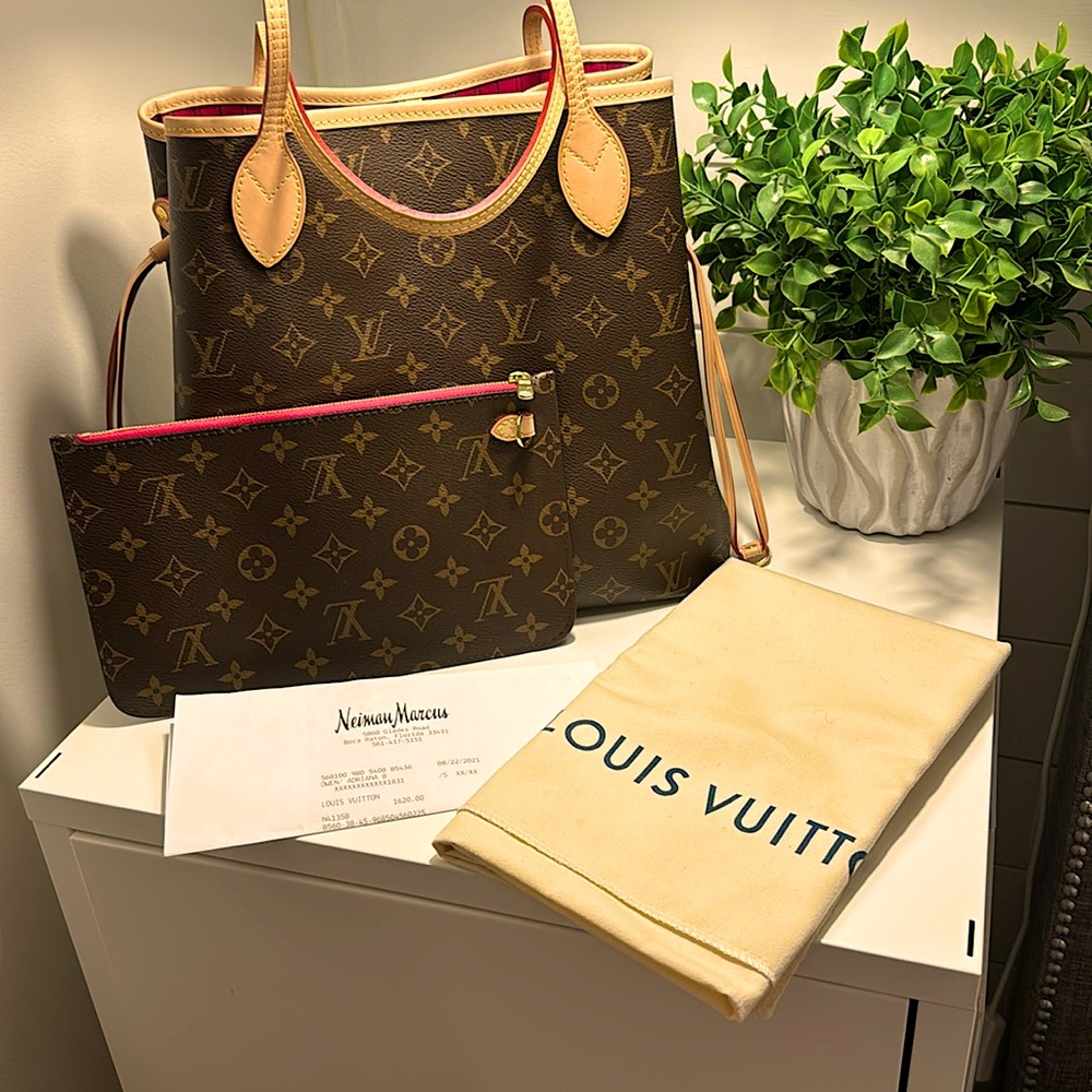 Louis Vuitton Neverfull- NEW with Receipt Never Used
